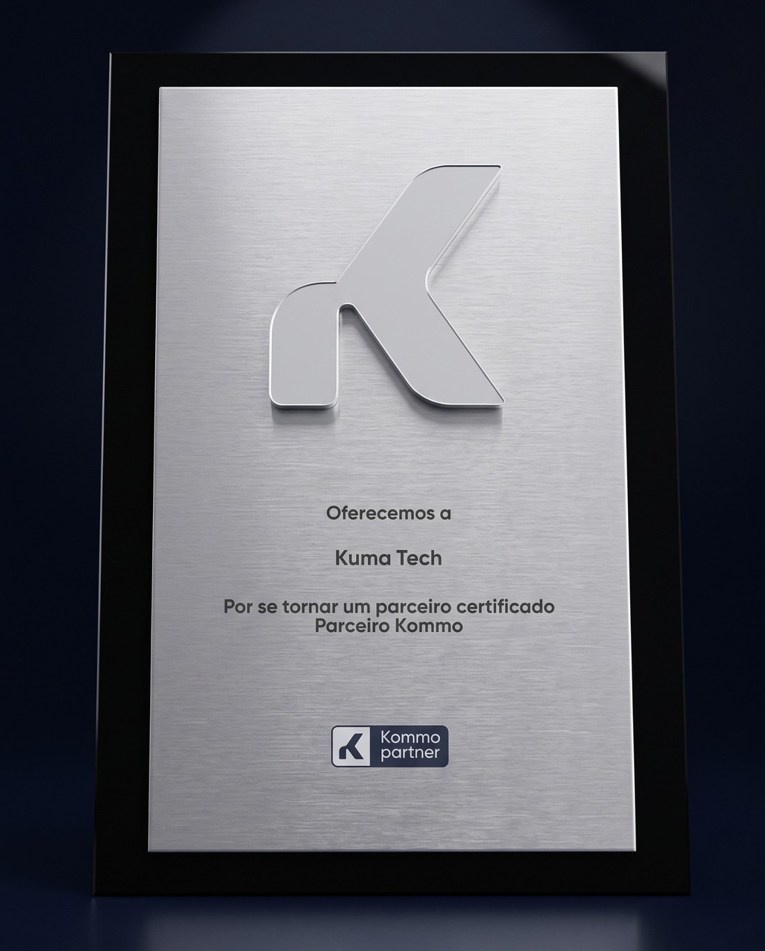 Kuma Tech - placa de parceiro certificado Kommo